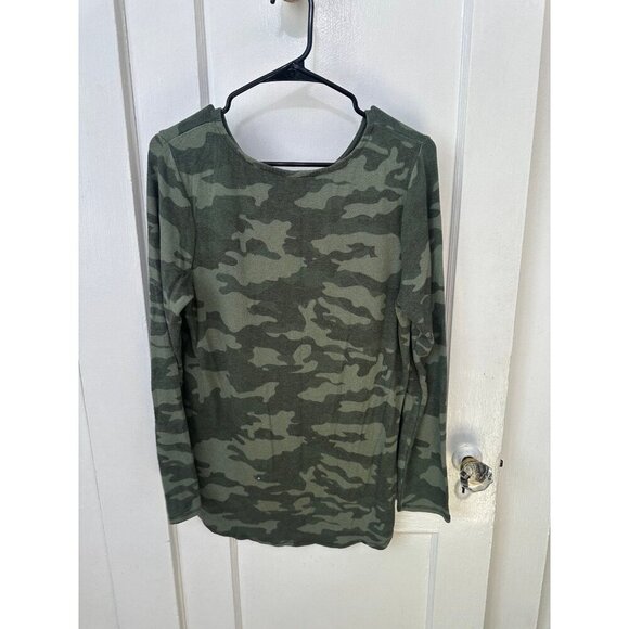 Old Navy women’s size large camouflage long sleeve shirt - Picture 7 of 8